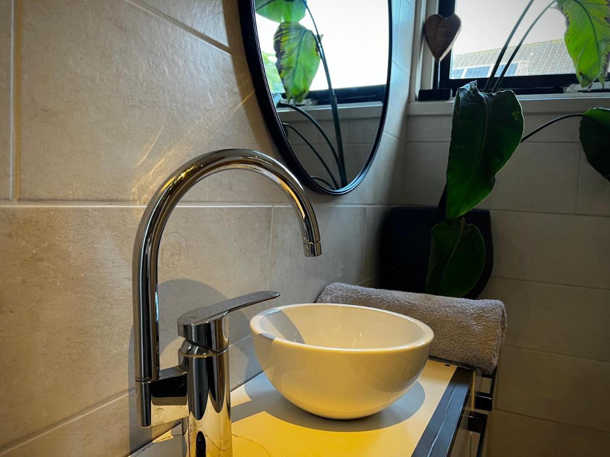 Littleneighbour Apartment Pingjum Bagian luar foto