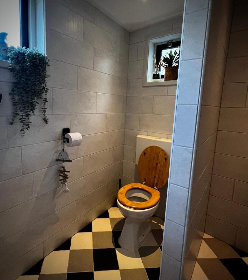 Littleneighbour Apartment Pingjum Bagian luar foto