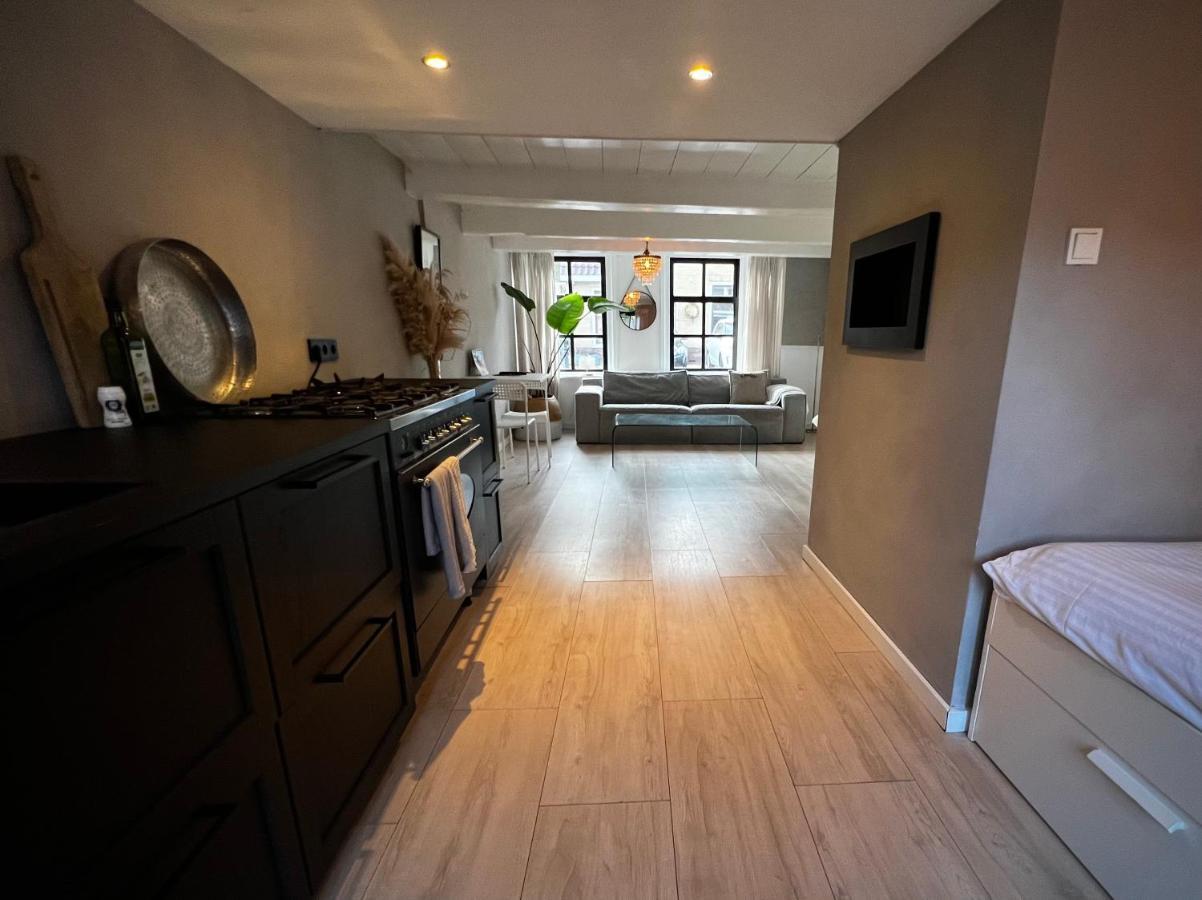 Littleneighbour Apartment Pingjum Bagian luar foto